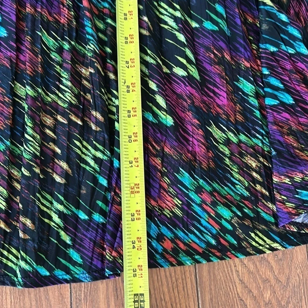 Beautiful Allison Taylor pleated skirt